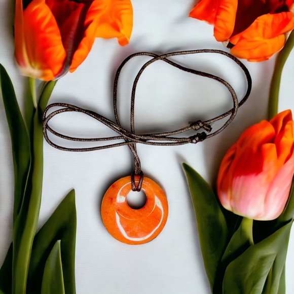 Boho necklace brand new leather cord lucite pendant handmade orange brown - Picture 1 of 2